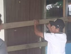 Tak Terbuka soal Dana Desa, Warga Palang Kantor Desa Tongute Goin, Halmahera Barat