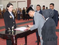 Lantik Puluhan Pejabat, Gubernur Sherly: Bekerjalah untuk Rakyat