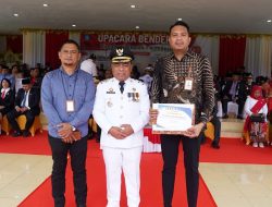 Pemkab Halmahera Utara Beri Penghargaan Penataan Lingkungan Terbaik untuk NHM