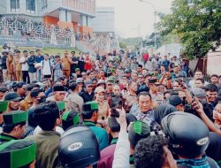 Gubernur Sherly Temui Mahasiswa, Tegaskan Malut Harus Damai