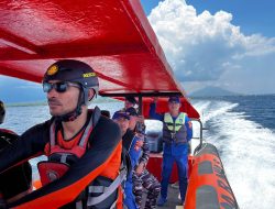 Kehabisan BBM, Longboat Terombang-ambing di Laut Halmahera Berhasil Dievakuasi 