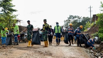 Harita Nickel dan Masyarakat Kawasi Satukan Langkah di World Cleanup Day