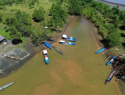 Komitmen PT Position Lewat Program PPM, Nelayan Wailukum Dapat 4 Unit Fiber