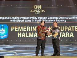 Bupati Halmahera Utara Terima Penghargaan Kebijakan Hilirisasi Kelapa