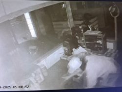 Maling Kotak Amal di Ternate Terekam CCTV, Kini Diburu Polisi
