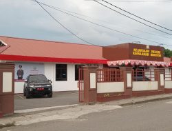 Mobil Dinas Sekda Morotai Terparkir di Depan Kantor Kejari, Ada Apa?