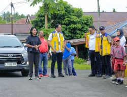 Irine Serahkan Beasiswa PIP dan Tinjau Lokasi Terdampak Banjir di Halbar