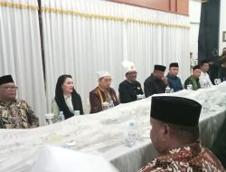 Didampingi Gubernur Sherly, Menbud Hadiri Kegiatan Adat di Kesultanan Tidore
