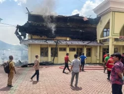 Polisi Selidiki Penyebab Kebakaran Gedung Muzdalifah Asrama Haji Ternate 