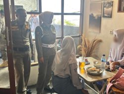 Satpol PP Ternate Tertibkan Pelajar Nongkrong Saat Jam Sekolah
