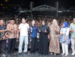 Euforia Konser Siga Raha, Rony Parulian Hipnotis Muda-mudi Maluku Utara 