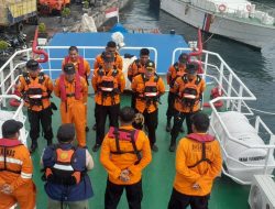 Basarnas Evakuasi Warga Terjebak Banjir di Halmahera Barat 