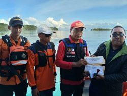 Pemprov Serahkan Santunan Korban Meninggal Dunia Banjir Halmahera Barat