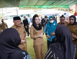 Gubernur Sherly Serahkan Santunan untuk Keluarga Nelayan Hilang