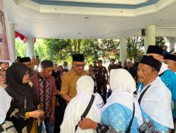 Bupati Halmahera Barat Lepas Jemaah Calon Haji, Imbau Jaga Kesehatan 