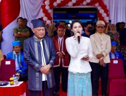 Gubernur Malut Serahkan 412 Unit Komputer dan Tabungan Pendidikan di Momen Hardiknas