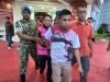 Pakai Rompi Pink dan Diborgol, Eks Bupati Pulau Taliabu Resmi Ditahan Kejati