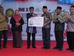 Pemprov Serahkan Bantuan Ambulans di Milad ke-15 RSI Muhammadiyah Malut 