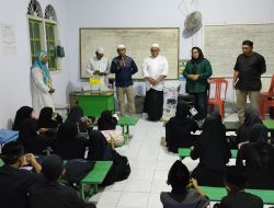 Hasby Yusuf Serahkan Alquran-Sound System ke TPQ Hubbuddin Kalumata Ternate