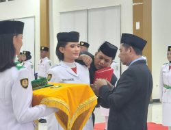 Bupati Ubaid Kukuhkan 40 Paskibraka Halmahera Timur