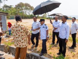 Bupati Morotai Tinjau Lokasi Kampung Nelayan Merah Putih, Siap Ganti Rugi Lahan Warga