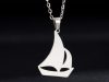 Kalung dengan Liontin Berbentuk Perahu