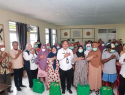 Pemkot Ternate Salurkan 125 Paket Sembako untuk Lansia Terdampak Karhutla